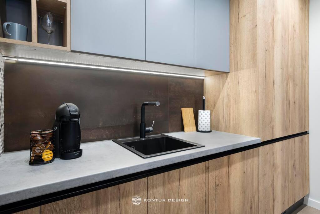Apartament Of The Kings- Szafir
